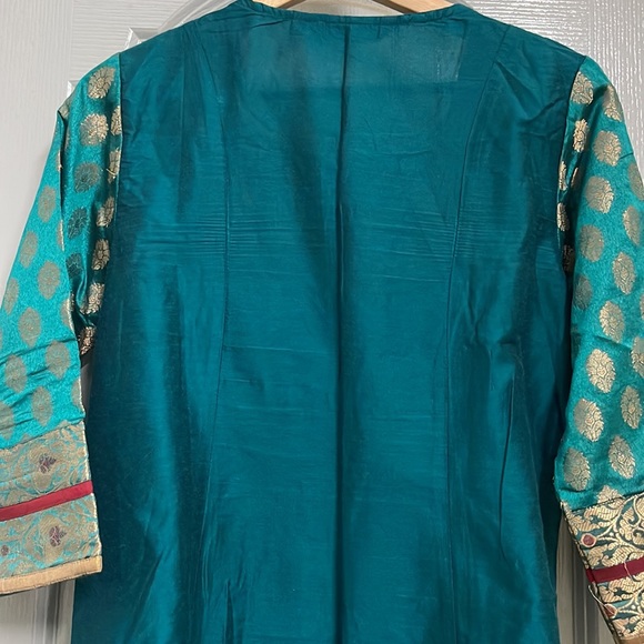 Silk kurta in size large - Picture 7 of 8